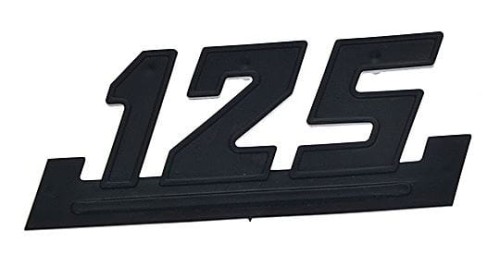 Emblemat WSK pokrywy "125" plastik czarny
